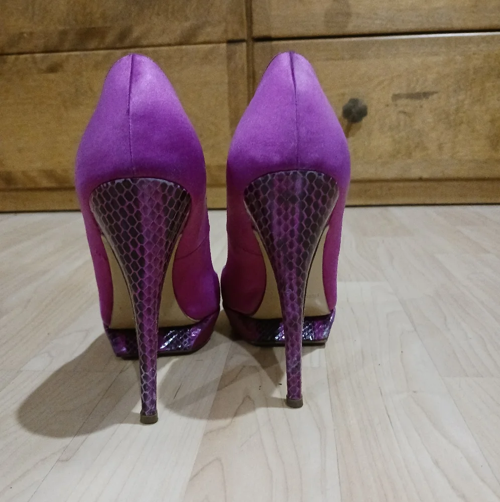 Shoes - Picture 3 of 4